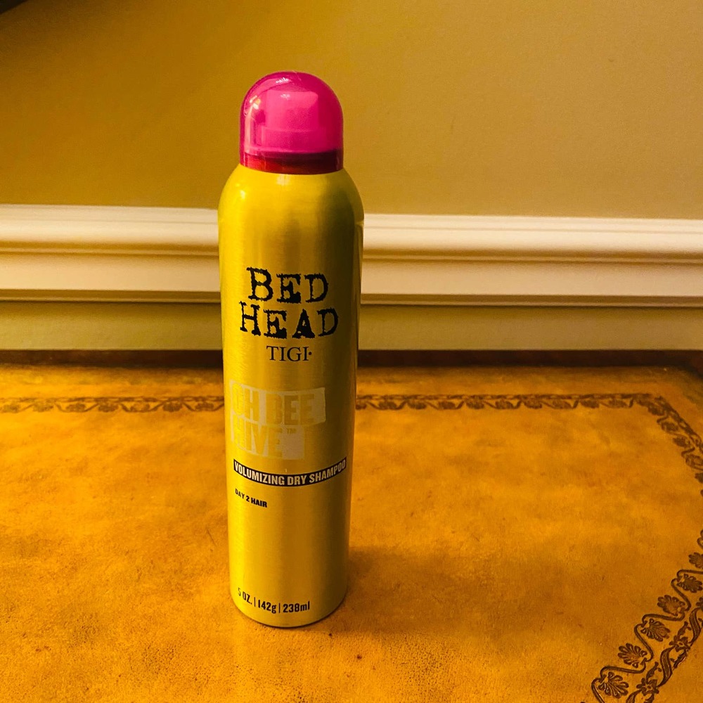 TIGI Bed Head Oh Bee Hive volumizing Dry Shampoo for Day 2 Hair 5 oz